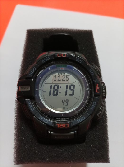 Часовници Casio Pro Trek & G-Sock