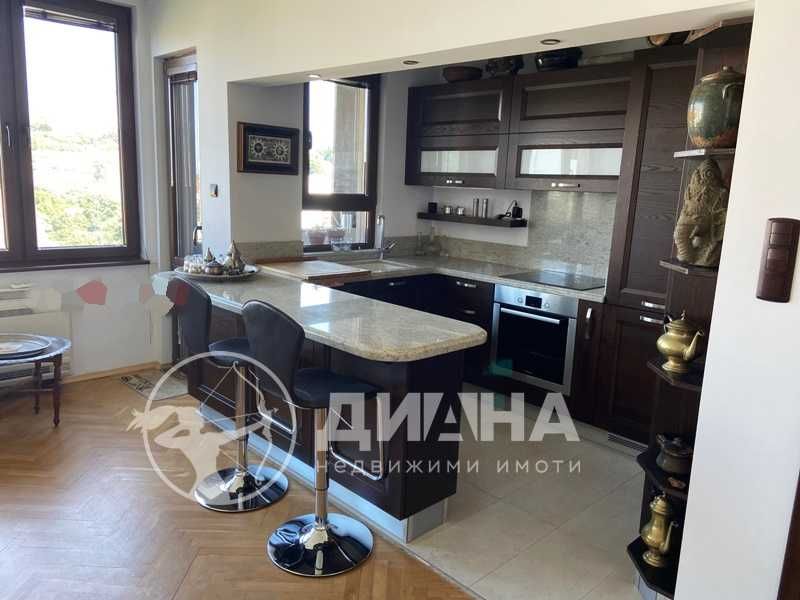 Продава се Тристаен апартамент в Пловдив, Център - 90 кв.м за 2767 €/кв.м - Снимка #2