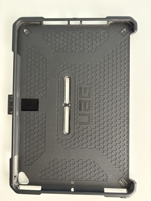 iPad 7 (10.2”) 32GB Wi-Fi — Много добро състояние, + UAG калъф подарък