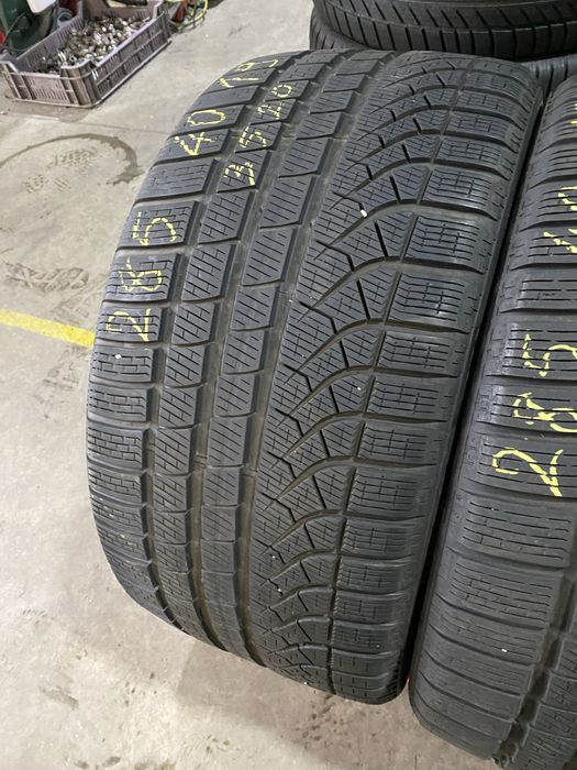Anvelope iarna 285/40/19 Pirelli P Zero Winter 285 40 19 R19
