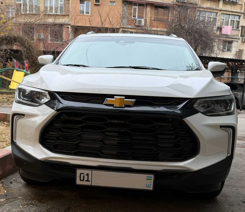 Tracker-2 Premier белого цвета