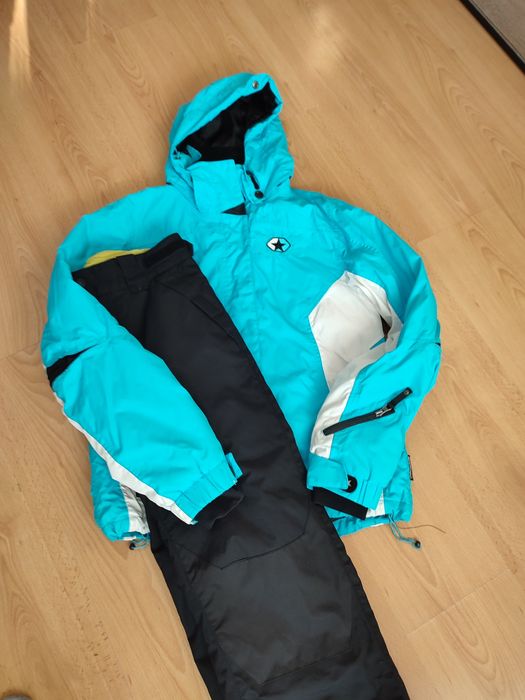 Дамска ски екипировка С размер.