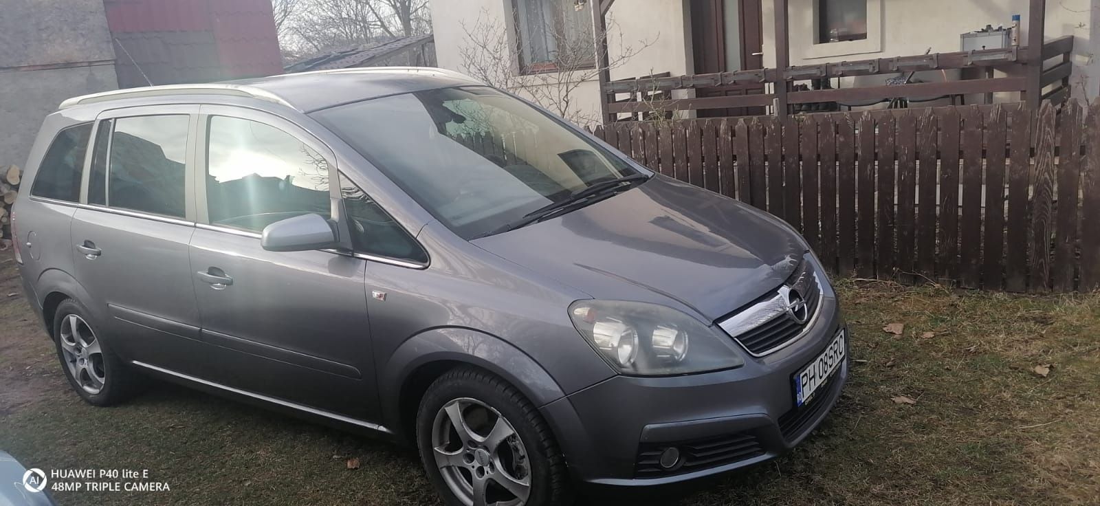 Vând Opel Zafira