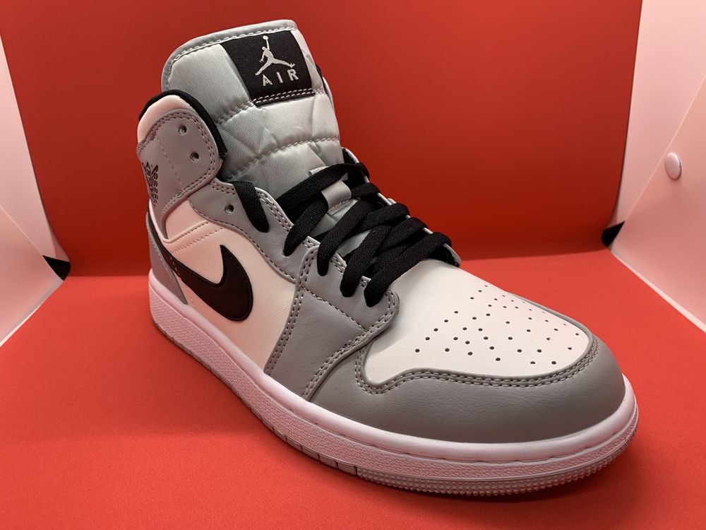 Jordan 1 Mid Light Smoke Grey sneakers