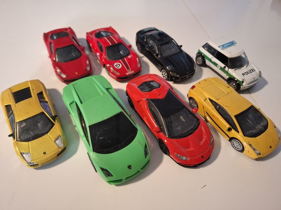 21 броя колички HotWheels