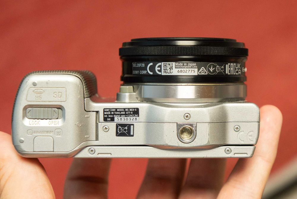 Sony Nex5 Aparat Foto Mirrorless APS-C si obiectiv 18-55 OSS