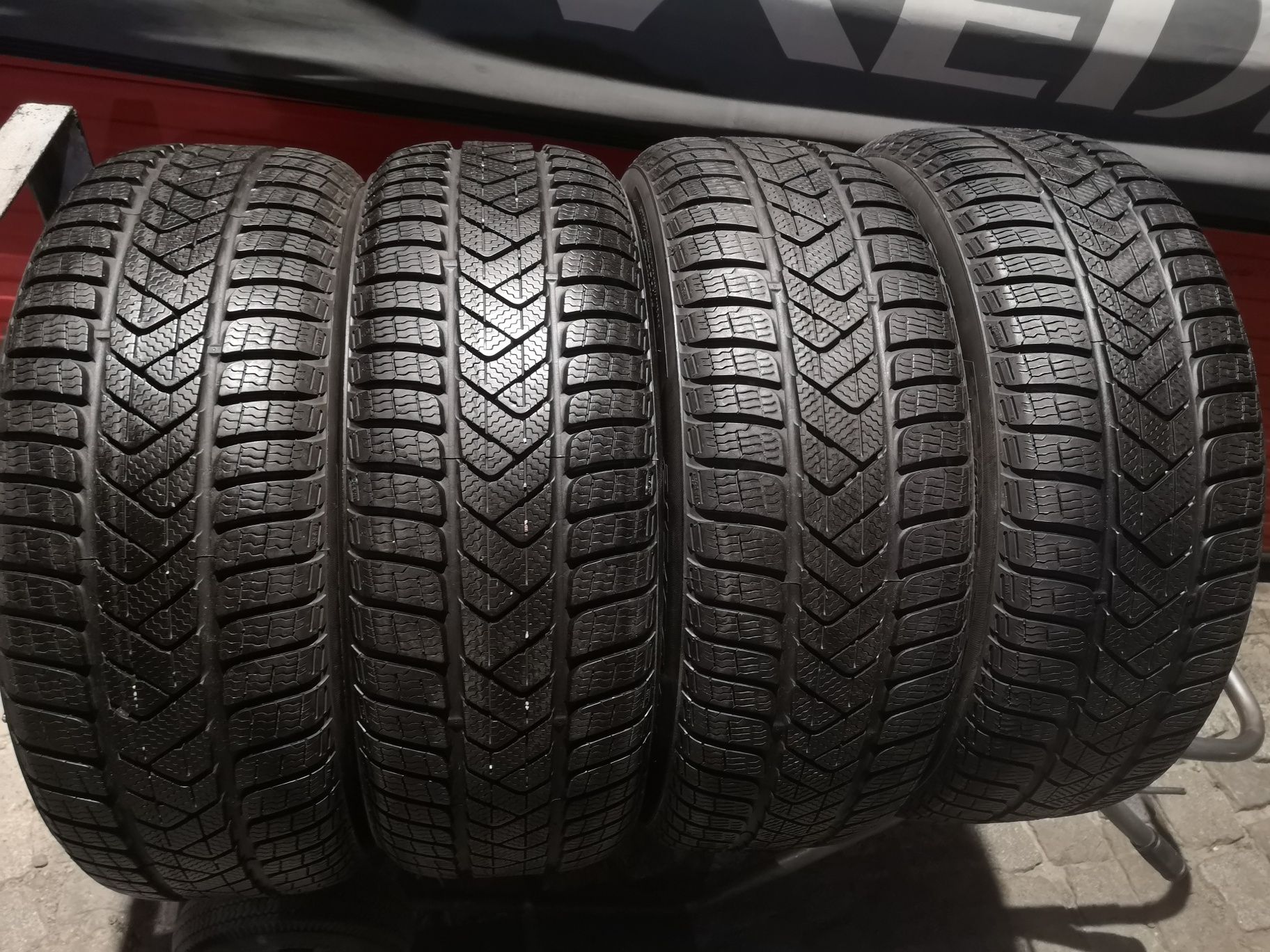 Зимни гуми 215 60 16/ 215 65 17 Pirelli, Goodyear 3к-та.