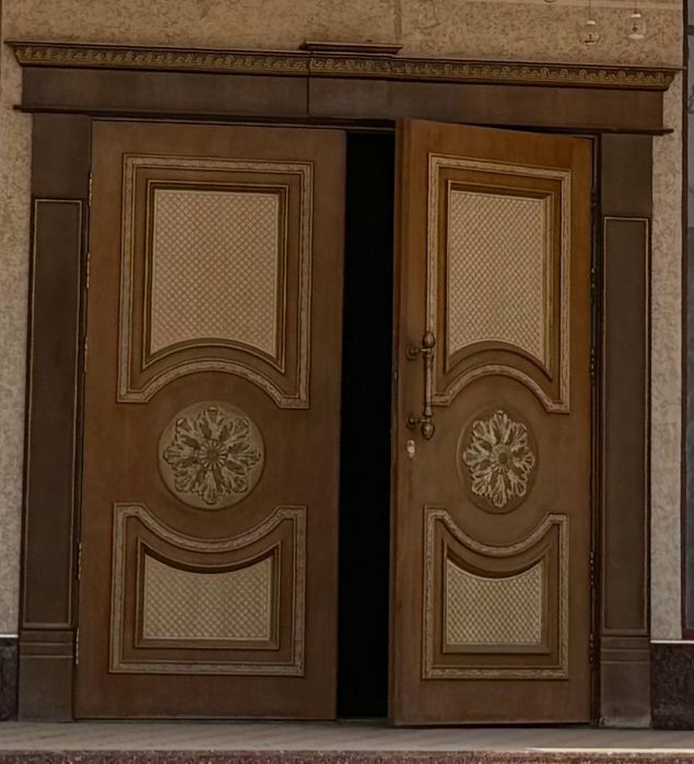 СРОЧНО Продаётся дверь МДФ  Б/У