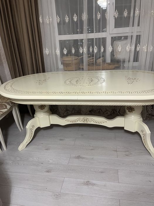 Продам стол и стулья