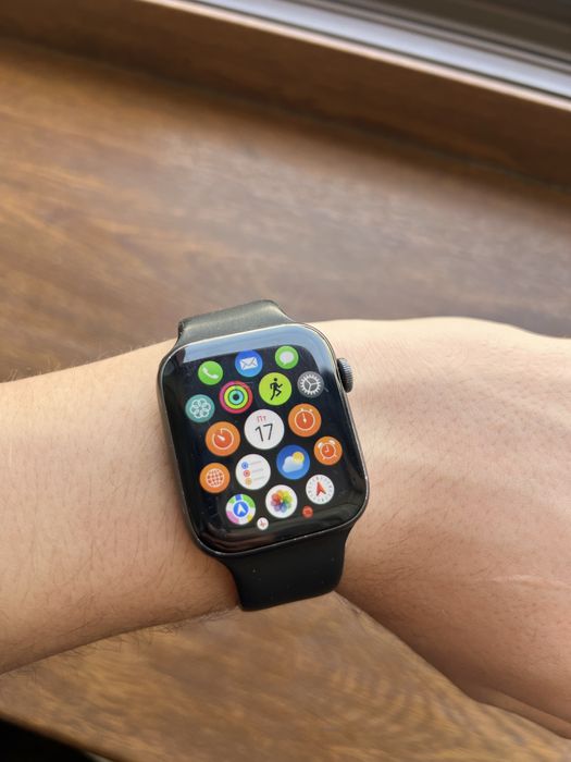 Apple iwatch 5 44mm sotladi