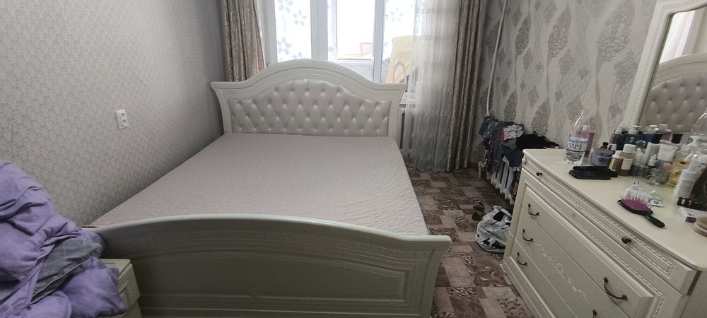 Продадим 2х спальную кровать без матраса