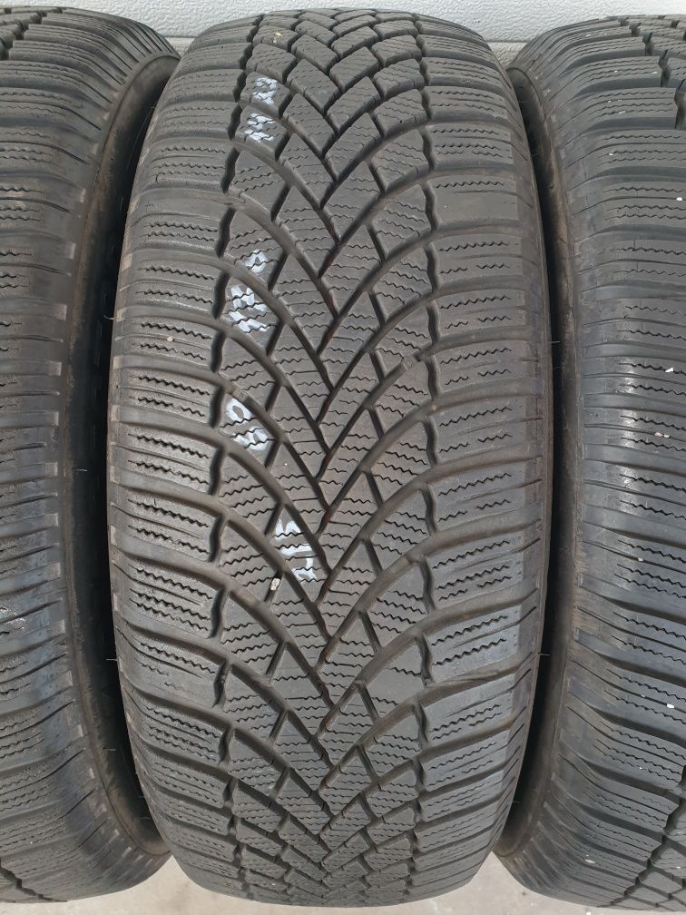 Зимни гуми 4 броя BRIDGESTONE Blizzak LM005 215 60 R17 дот 1422