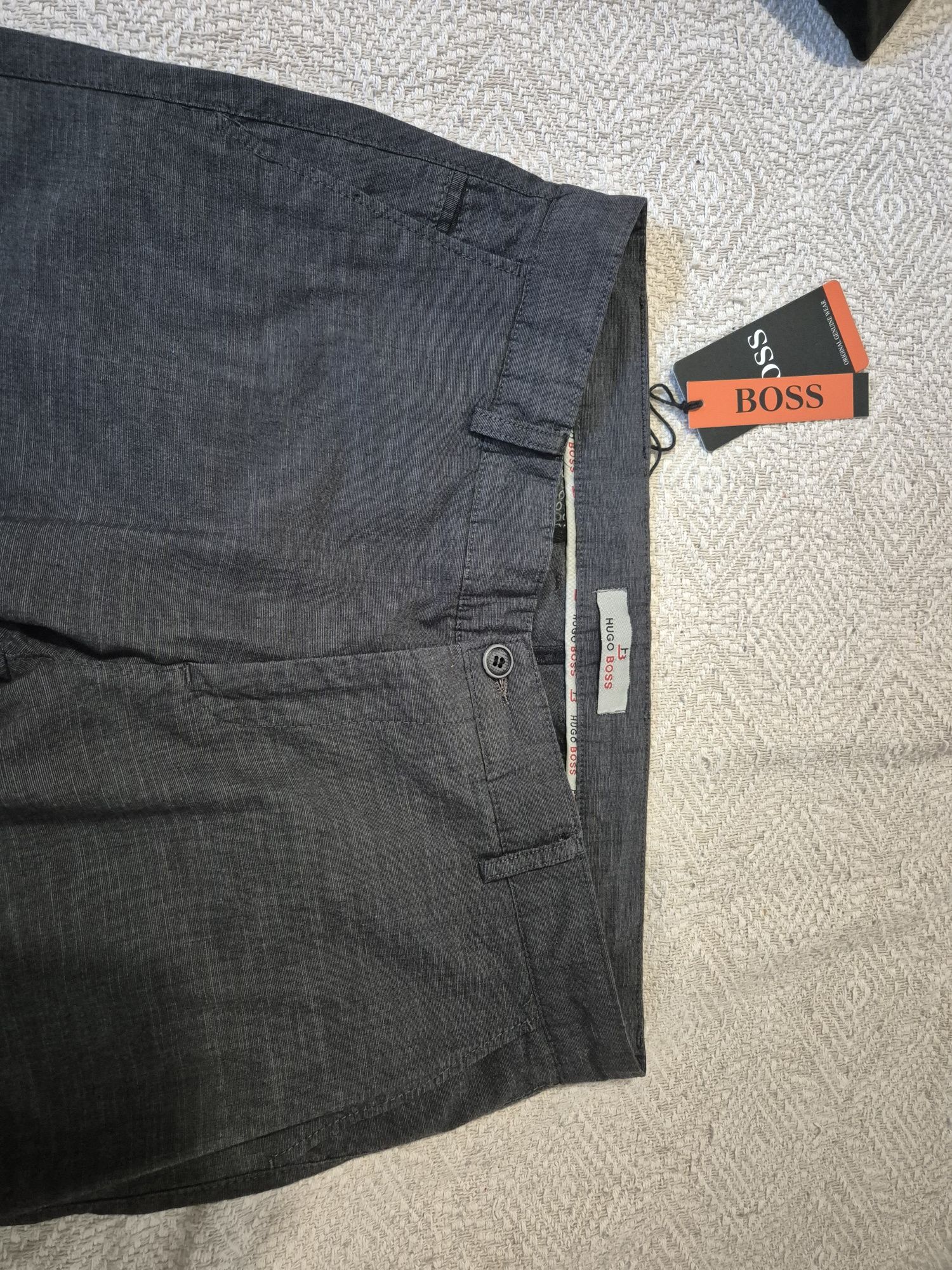 Pantaloni barbatesti Hugo Boss