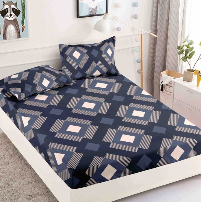 Huse finet cearceaf cu elastic 180x200 cm + 2 fete de perna