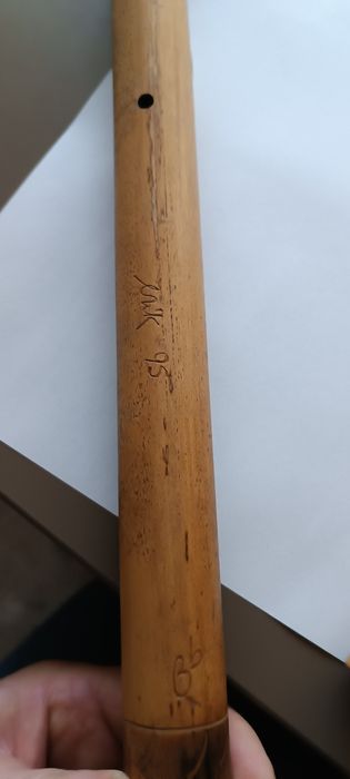 Vând fluiere, quena și bamboo sax