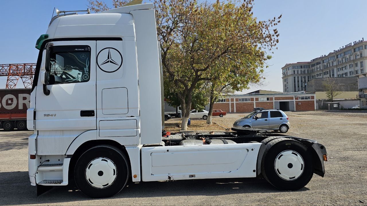 Mercedes -Benz Actros 1841