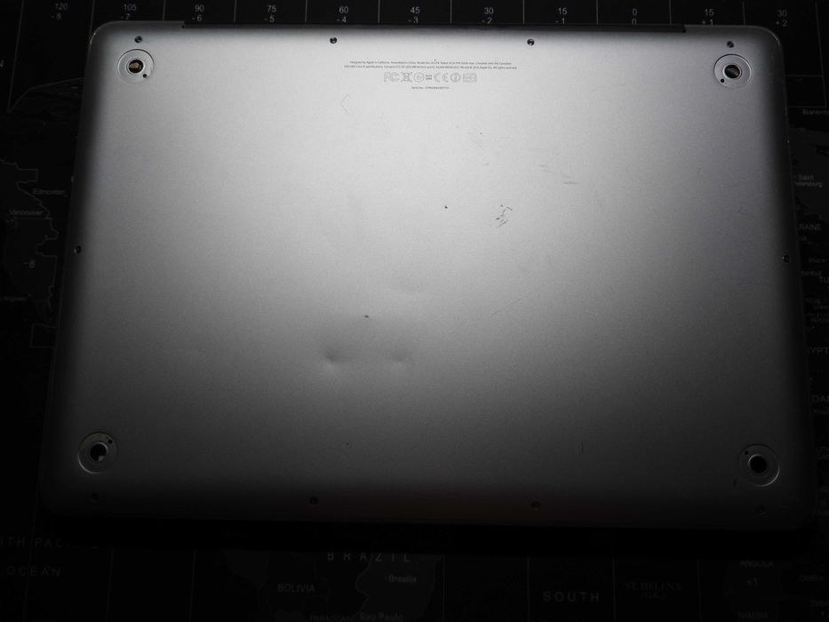 MacBook Pro 2012 I5 4GB RAM cu urme de uzura - Vand si pentru piese