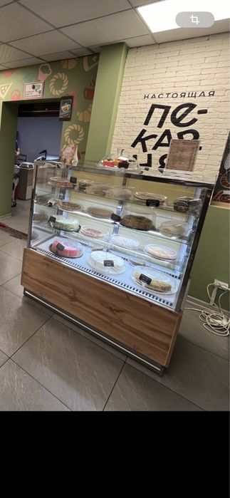 Охлаждающая витрина