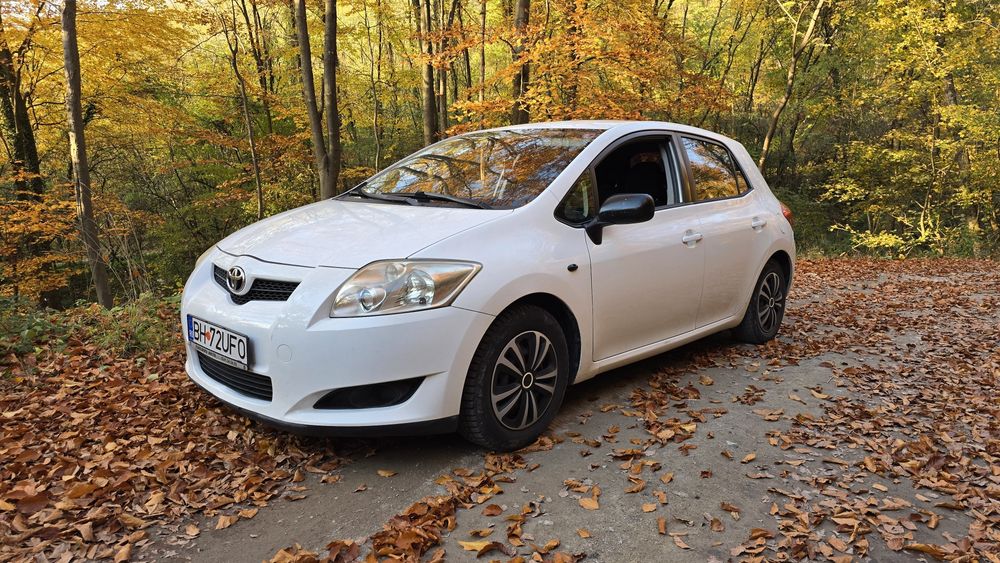 Vând Toyota Auris