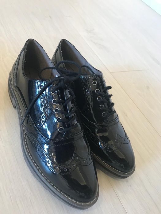 Дамски обувки лачени