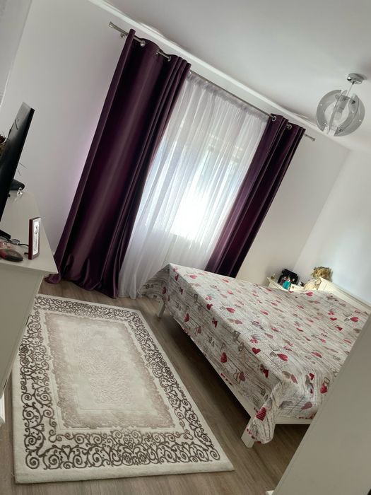 Inchiriez apartament 2 camere decomandat 7/7 . Zona Lenin