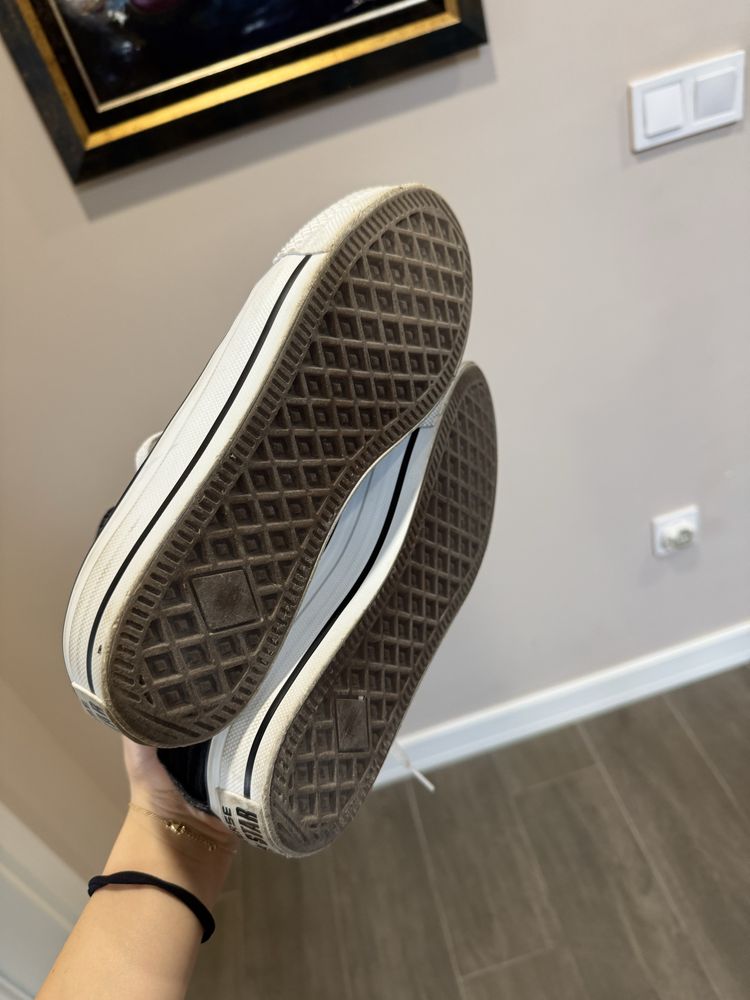 Кецове Converse; 40 номер