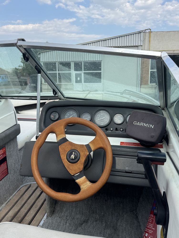 Barca SeaRay 170