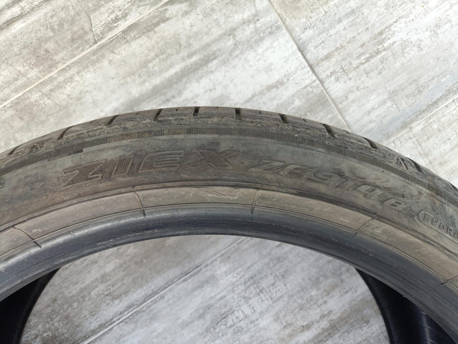 Anvelope Vara Falken Ziex ZE914 B 225 40 R18 92W