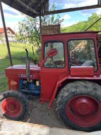 Tractor Universal 445 dt