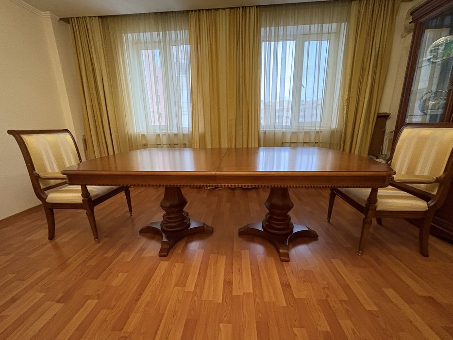 Стол гостевой, дерево