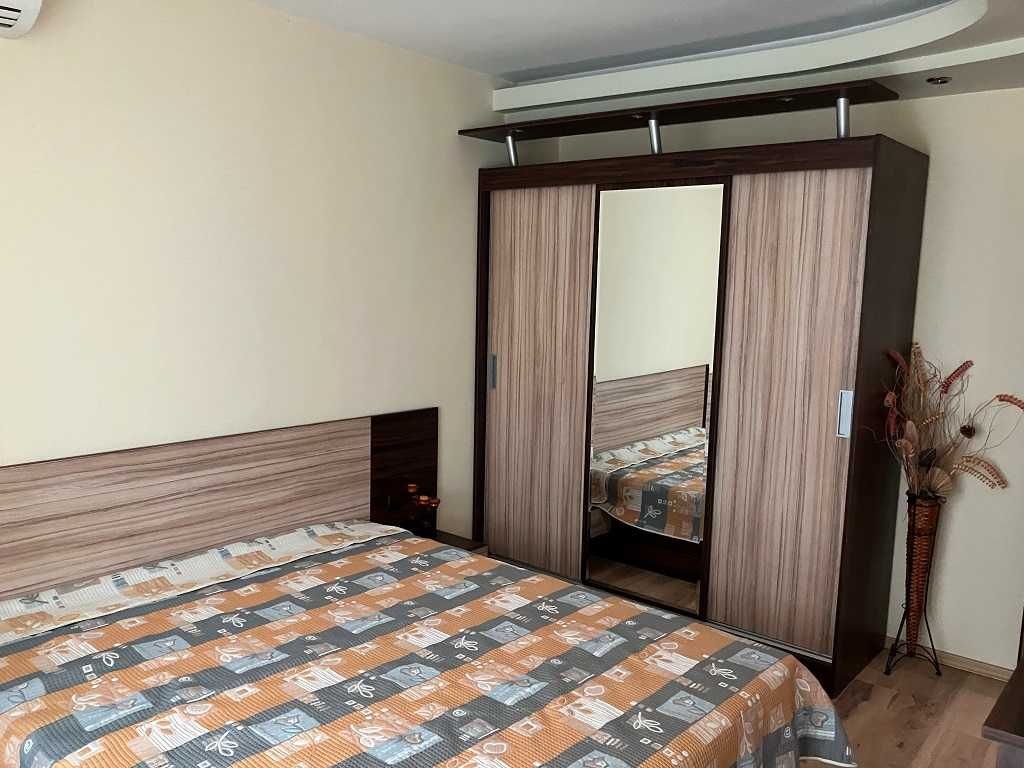 Продава се Тристаен апартамент в Варна, Базар Левски - 100 кв.м за 2850 €/кв.м - Снимка #17