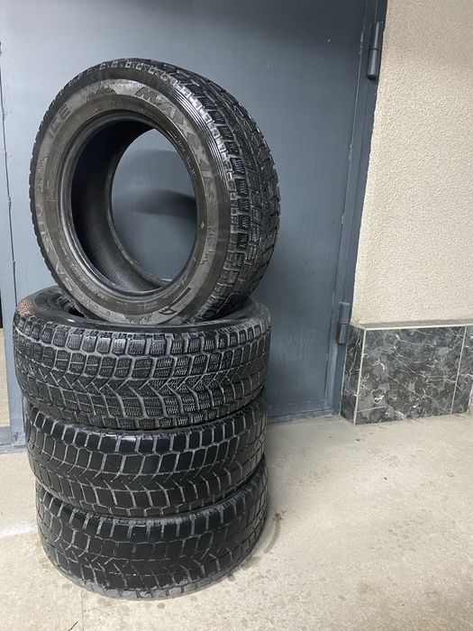 265/60/18 MAXXIS зимние шины продам