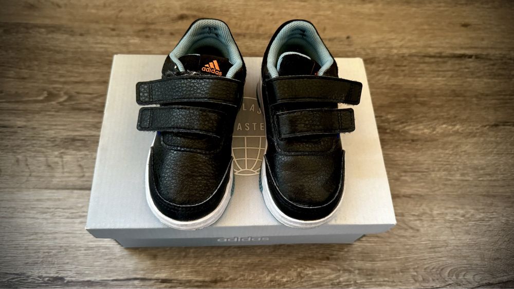 Adidasi adidas marimea 23 inchidere velcro adidas bebe