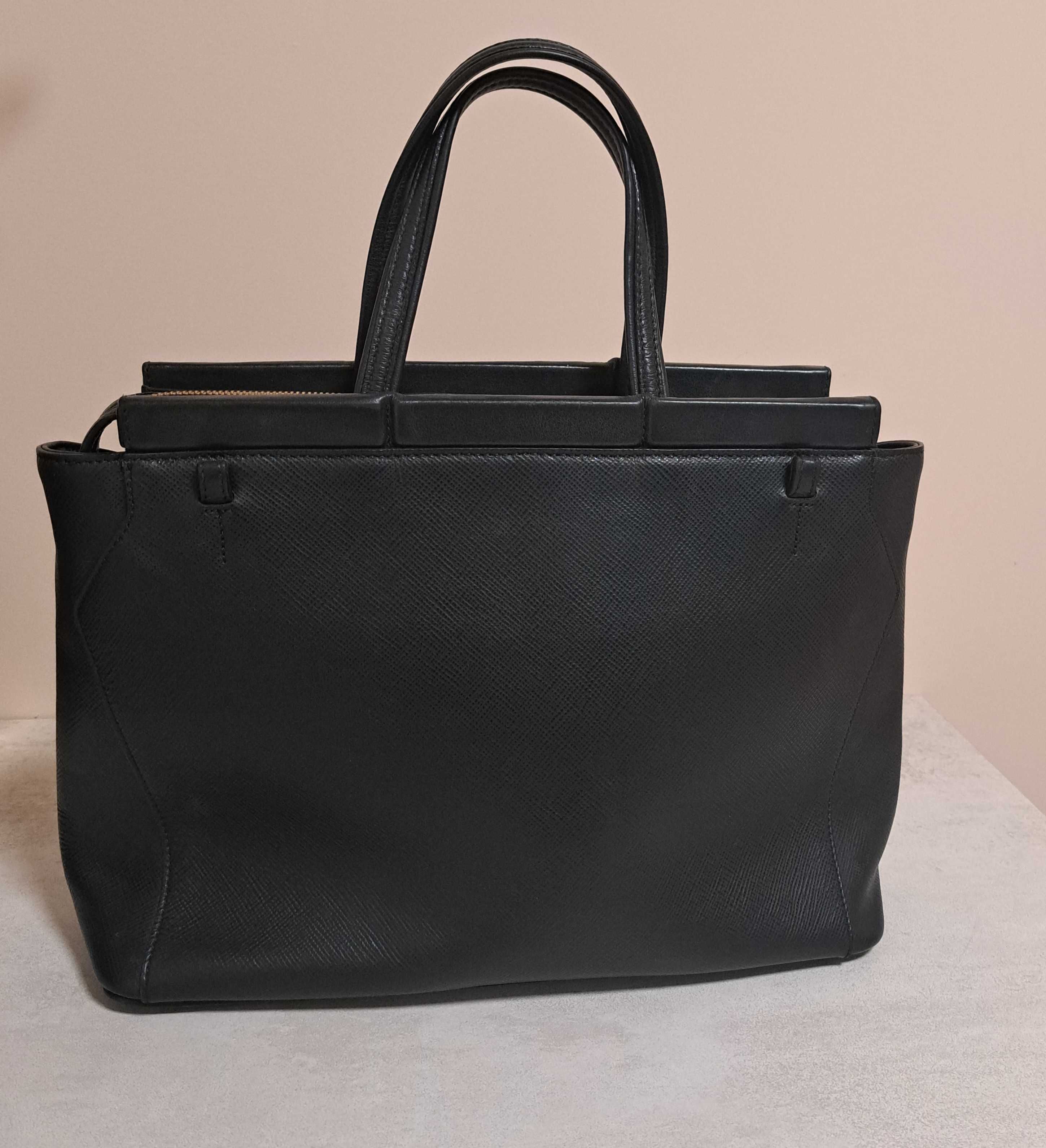 Класическа черна чанта Furla