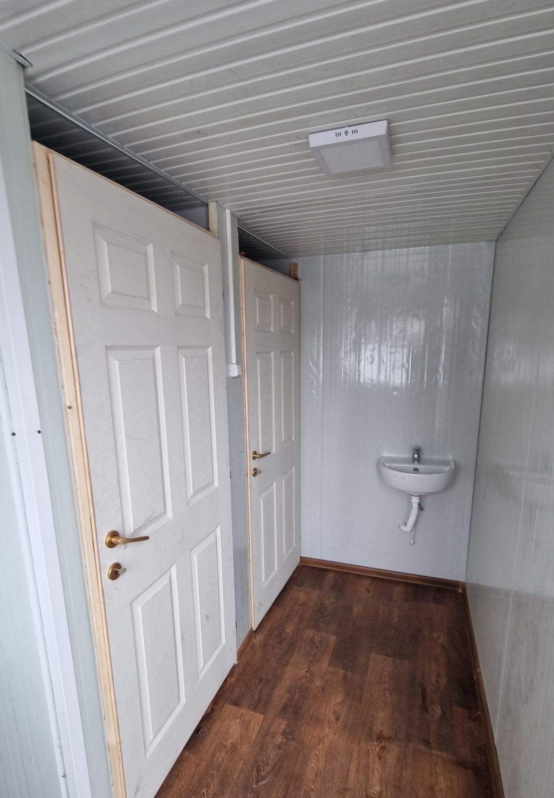 Container containere