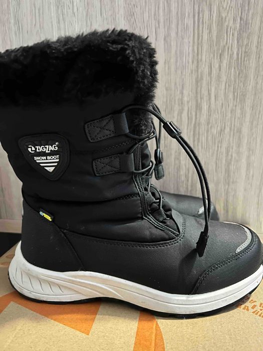 Два чифта дамски/детски зимни обувки