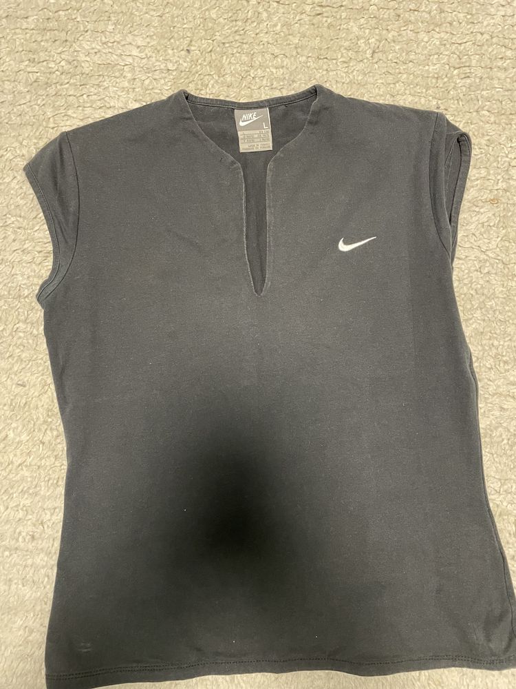 Дамски тениски на Nike