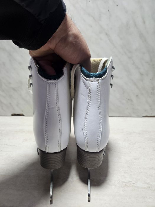 Patine 46 gheata patinaj artistic Riedell piele marime 38 (24,5  cm)