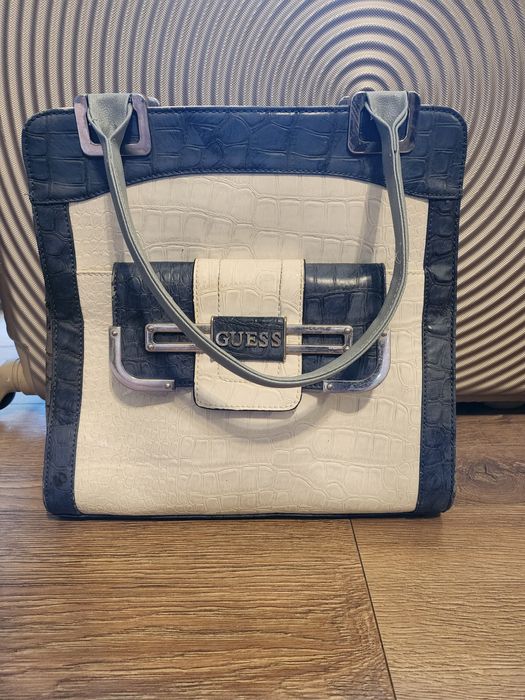 Дамска чанта Guess