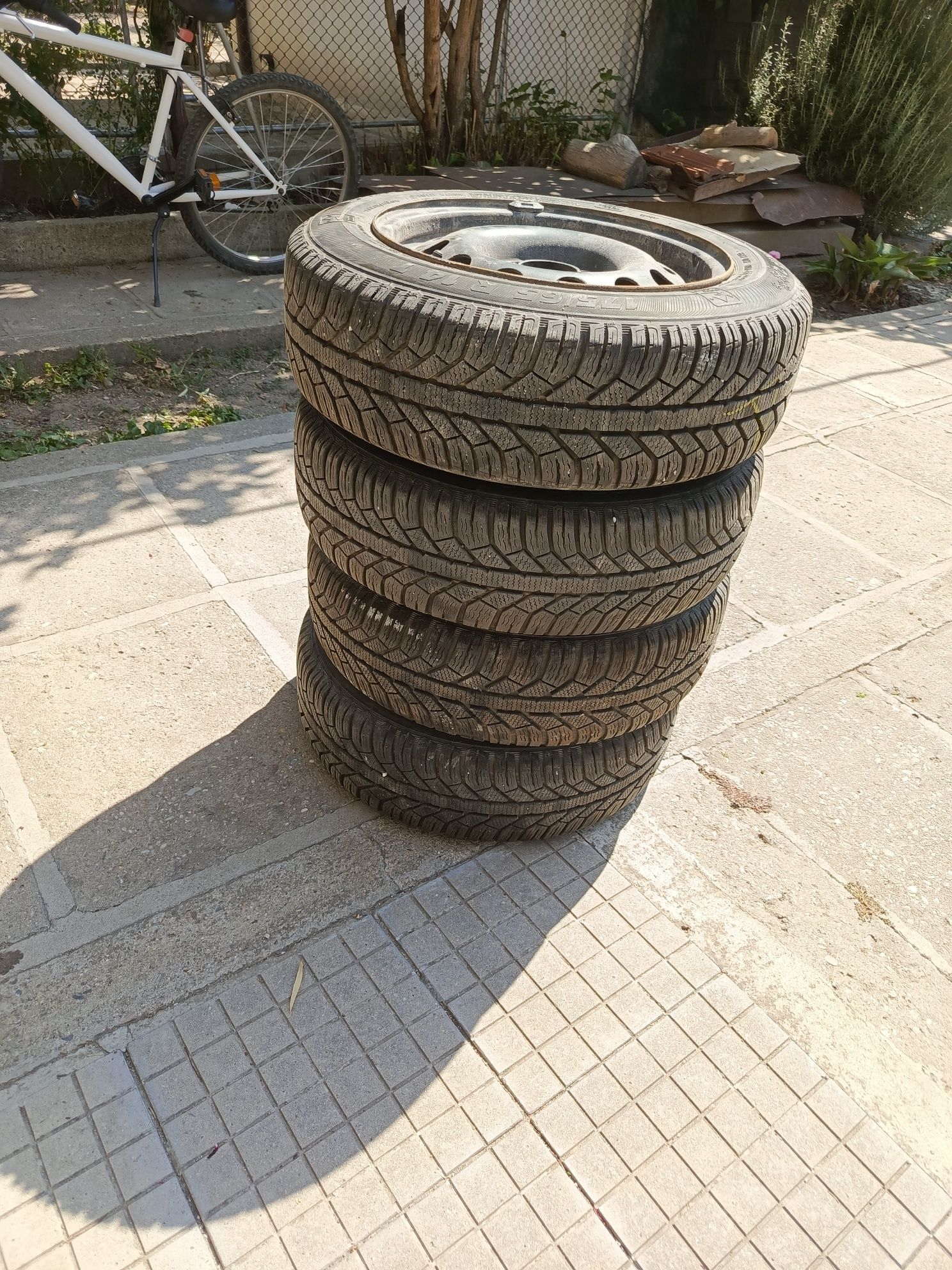 Гуми с джанти Semperit 175/ 65 R14 Зимни