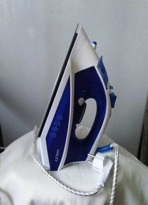 ОТДАМ ДАРОМ утюг. HALEY, Турция, 2000w. Работает БЕЗ ВОДЫ и ПАРА, бу