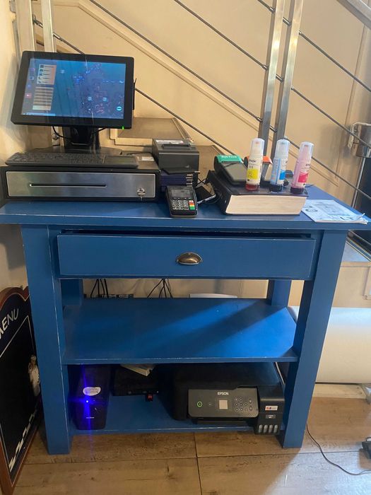 Biblioteca , bufet de vanzare