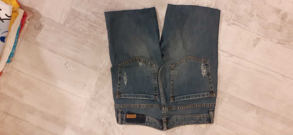 Blugi pana la genunchi mas XS, Pull&Bear+ pantaloni scurti