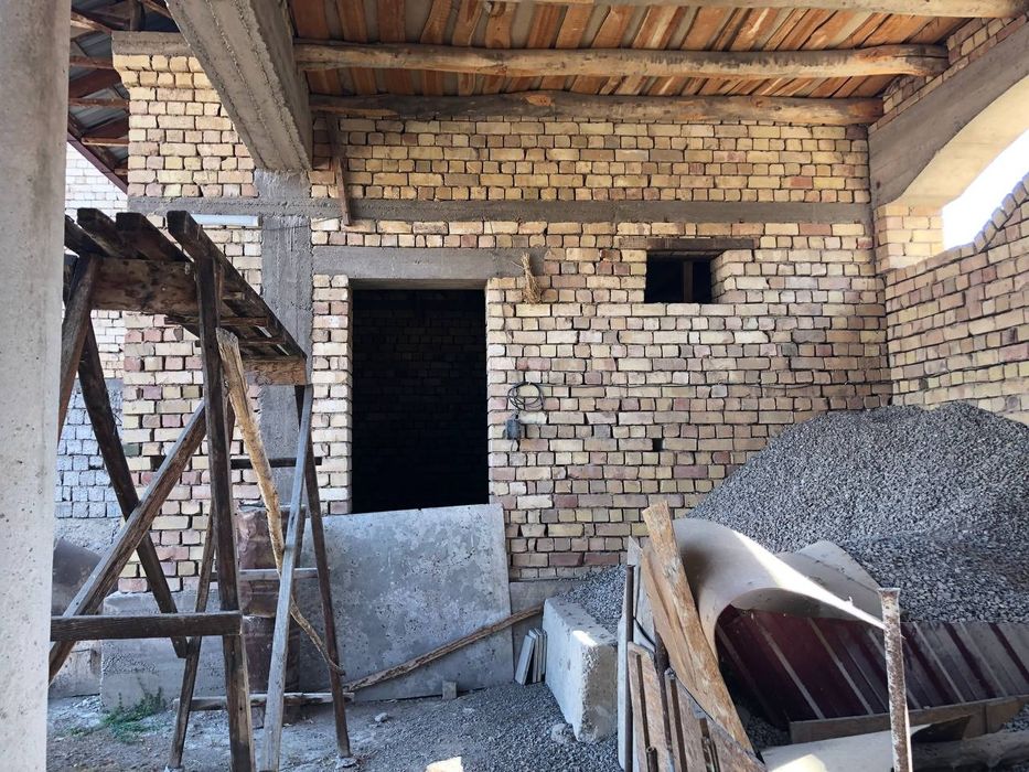 Xovli sotiladi, Uchaska sotiladi