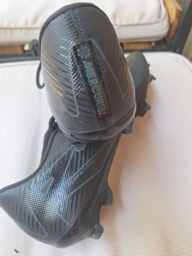 Бутони Mercurial AIR ZOOM