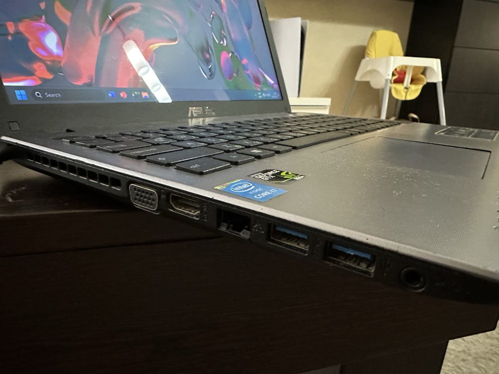 Лаптоп Asus K550 Intel i7 Nvdia gtx950 12GB Ram, 512GB Ssd DVD,
