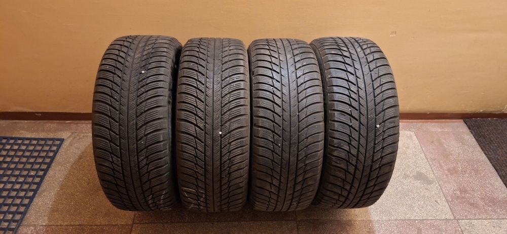 Set 4 anvelope iarnă Bridgestone 215/55 R17