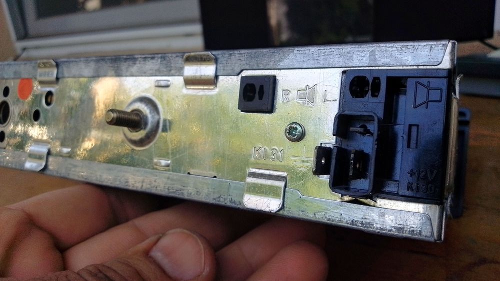 GRUNDIG radio casetofon auto Original Nou nefolosit Calitate Premium