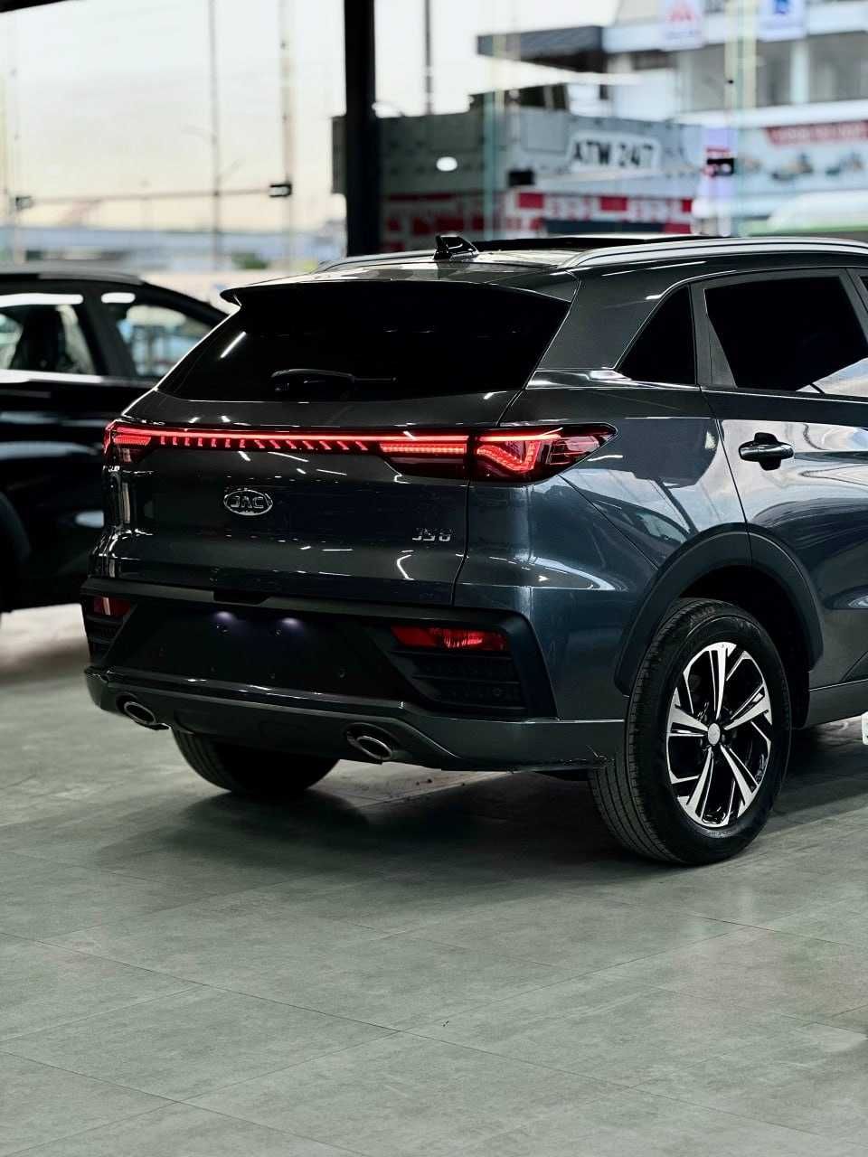 Jac JS 6 nalichida sotuvda tayyor holatda
