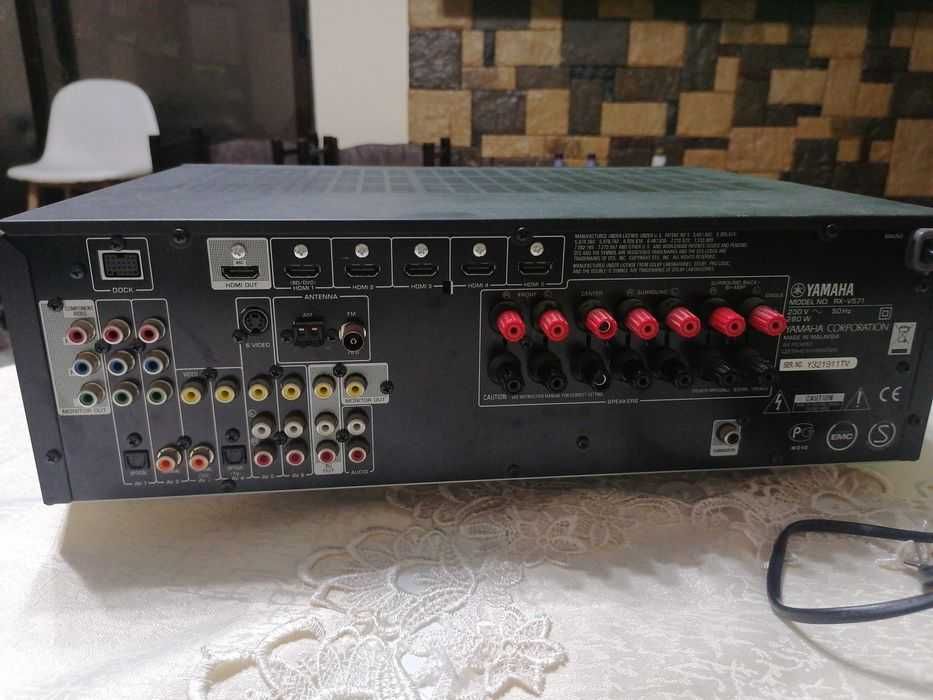 Yamaha-natural sound AV receiver